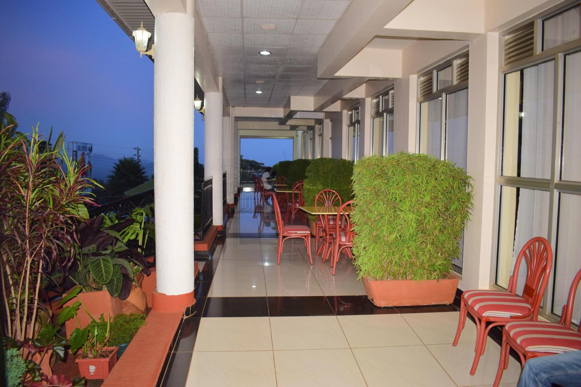 Meru Slopes Hotel Luaran gambar