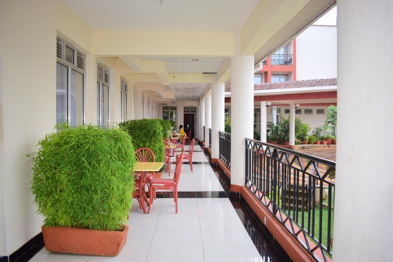 Meru Slopes Hotel Luaran gambar