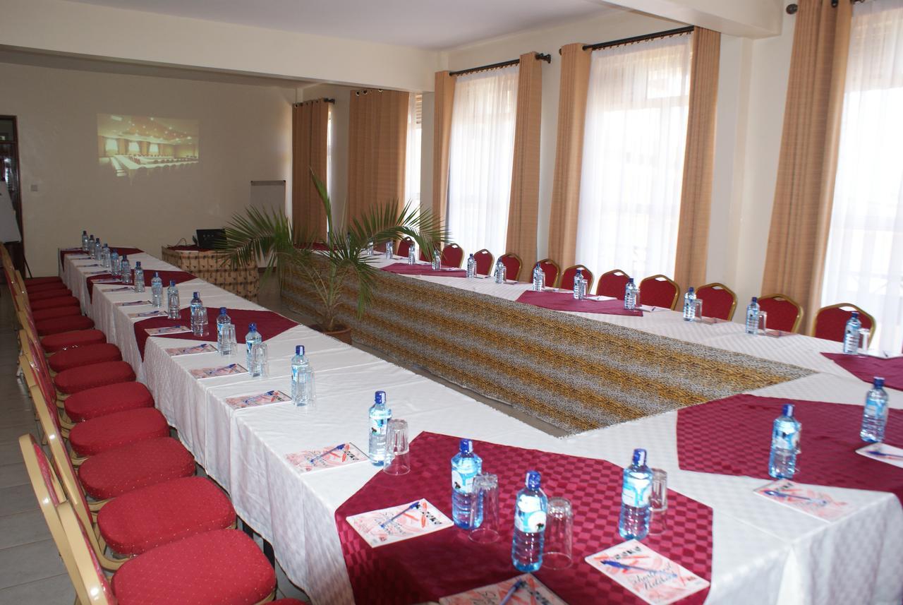Meru Slopes Hotel Luaran gambar